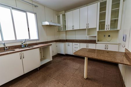 Apartamento à venda com 185m², 3 quartos e 3 vagasCozinha