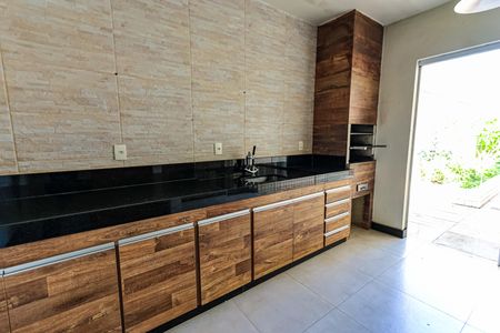 Apartamento à venda com 185m², 3 quartos e 3 vagasChurrasqueira