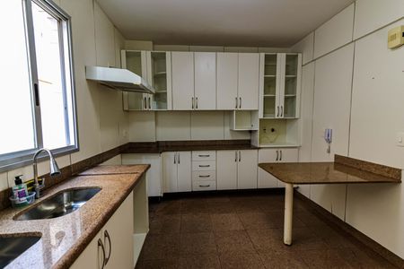 Apartamento à venda com 185m², 3 quartos e 3 vagasCozinha