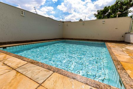 Apartamento à venda com 185m², 3 quartos e 3 vagasÁrea comum - Piscina