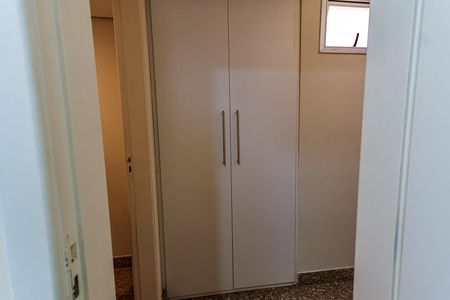 Apartamento à venda com 185m², 3 quartos e 3 vagasArmário do Corredor
