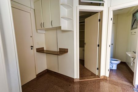 Apartamento à venda com 185m², 3 quartos e 3 vagasÁrea de Serviço