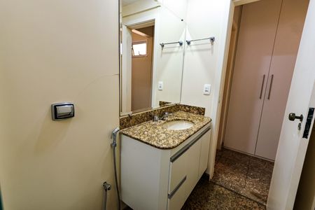 Apartamento à venda com 185m², 3 quartos e 3 vagasBanheiro