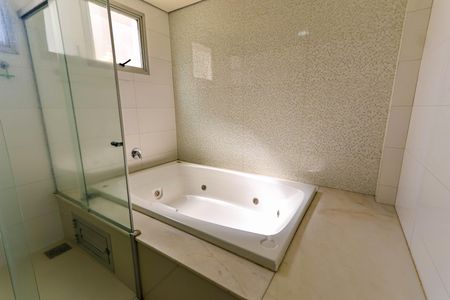 Apartamento à venda com 185m², 3 quartos e 3 vagasBanheiro da Suíte