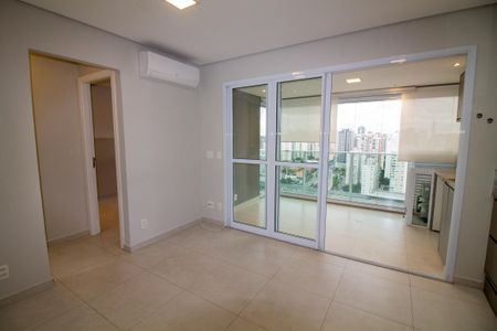 Sala de apartamento para alugar com 1 quarto, 42m² em Cidade Monções, São Paulo