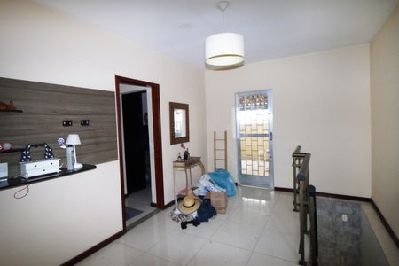 Sala 2º piso de casa para alugar com 4 quartos, 160m² em Vista Alegre, Rio de Janeiro