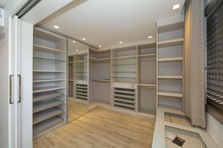 Apartamento à venda com 366m², 3 quartos e 3 vagasCLOSET QUARTO3