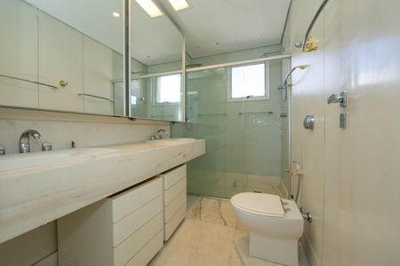 Apartamento à venda com 366m², 3 quartos e 3 vagasBANHEIRO3