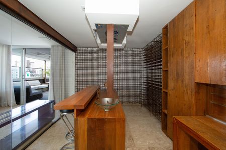 Apartamento à venda com 366m², 3 quartos e 3 vagasADEGA