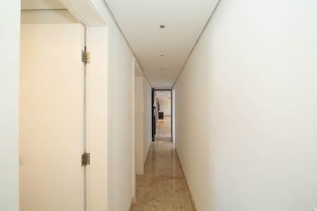 Apartamento à venda com 366m², 3 quartos e 3 vagasCORREDOR