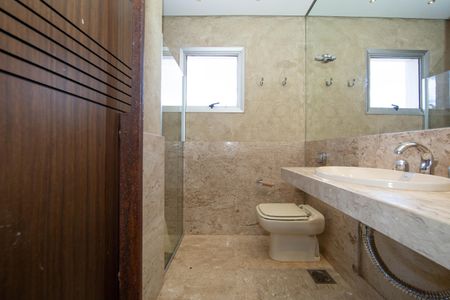 Apartamento à venda com 366m², 3 quartos e 3 vagasBANHEIRO4