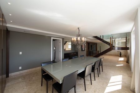 Apartamento à venda com 366m², 3 quartos e 3 vagasSALA