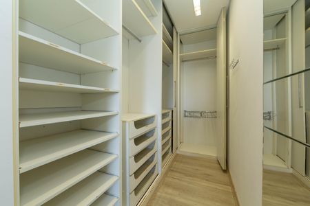 Apartamento à venda com 366m², 3 quartos e 3 vagasCLOSET QUARTO3