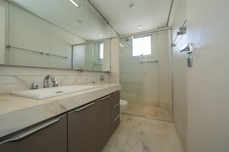 Apartamento à venda com 366m², 3 quartos e 3 vagasBANHEIRO2