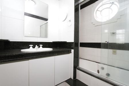 Apartamento para alugar com 200m², 3 quartos e 2 vagasBanheiro da Suíte