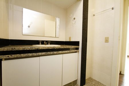 Apartamento para alugar com 200m², 3 quartos e 2 vagasBanheiro Social