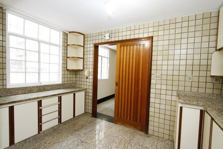 Apartamento para alugar com 200m², 3 quartos e 2 vagasCozinha