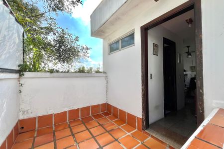 Casa à venda com 134m², 3 quartos e 2 vagasÁrea externa