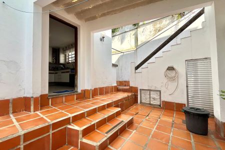 Casa à venda com 134m², 3 quartos e 2 vagasQuintal