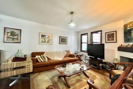Casa à venda com 134m², 3 quartos e 2 vagasSala