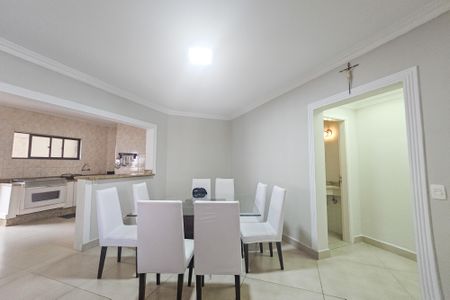 Apartamento para alugar com 3 quartos, 134m² em V Guaruja, Guarujá