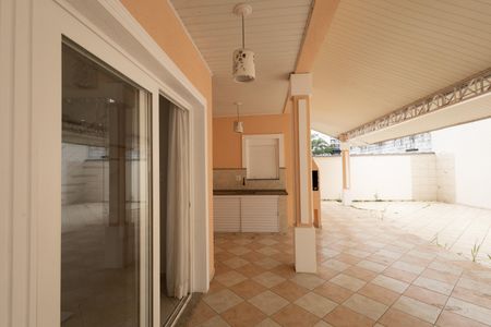 Casa de condomínio para alugar com 281m², 3 quartos e 4 vagas Casa de condomínio para alugar com 281m², 3 quartos e 4 vagasChurrasqueira