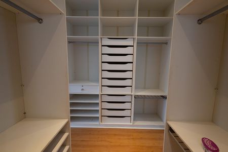 Casa de condomínio para alugar com 281m², 3 quartos e 4 vagas Casa de condomínio para alugar com 281m², 3 quartos e 4 vagascloset suíte 2