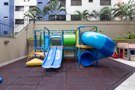 Apartamento para alugar com 150m², 3 quartos e 2 vagasÁrea comum - Playground