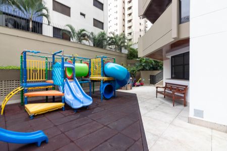 Apartamento para alugar com 150m², 3 quartos e 2 vagasÁrea comum - Playground