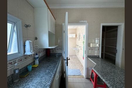 Casa de condomínio para alugar com 260m², 3 quartos e 4 vagasCozinha