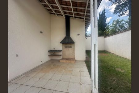 Casa de condomínio para alugar com 260m², 3 quartos e 4 vagasChurrasqueira