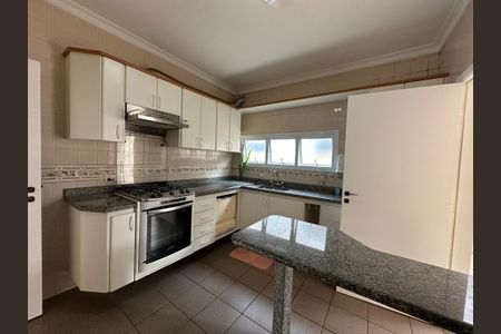 Casa de condomínio para alugar com 260m², 3 quartos e 4 vagasCozinha