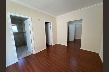 Casa de condomínio para alugar com 260m², 3 quartos e 4 vagasSuíte 2