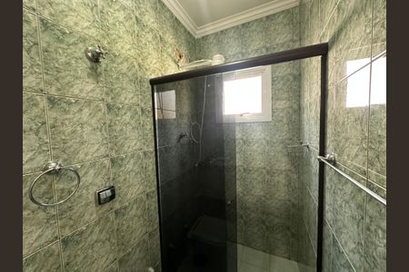 Casa de condomínio para alugar com 260m², 3 quartos e 4 vagasBanheiro da Suíte 1