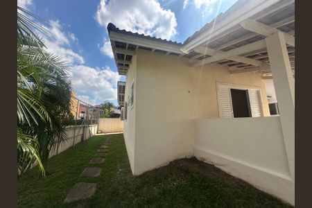 Casa de condomínio para alugar com 260m², 3 quartos e 4 vagasQuintal