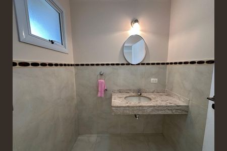 Casa de condomínio para alugar com 260m², 3 quartos e 4 vagasLavabo