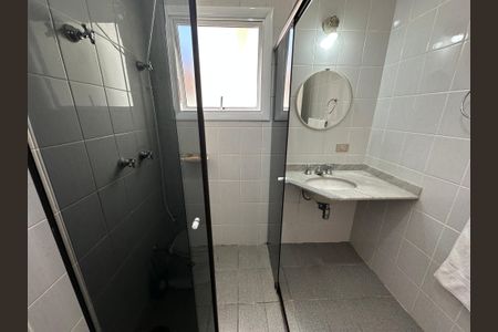 Casa de condomínio para alugar com 260m², 3 quartos e 4 vagasBanheiro Social
