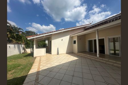 Casa de condomínio para alugar com 260m², 3 quartos e 4 vagasQuintal