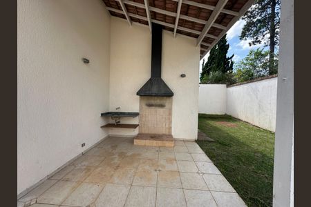 Casa de condomínio para alugar com 260m², 3 quartos e 4 vagasChurrasqueira