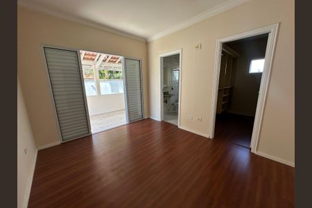 Casa de condomínio para alugar com 260m², 3 quartos e 4 vagasSuíte 2