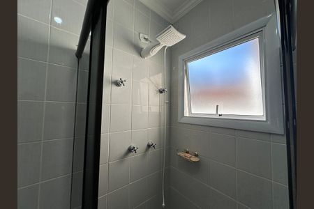 Casa de condomínio para alugar com 260m², 3 quartos e 4 vagasBanheiro Social