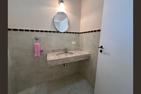 Casa de condomínio para alugar com 260m², 3 quartos e 4 vagasLavabo