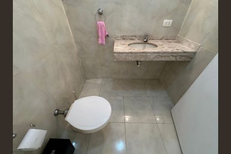 Casa de condomínio para alugar com 260m², 3 quartos e 4 vagasLavabo