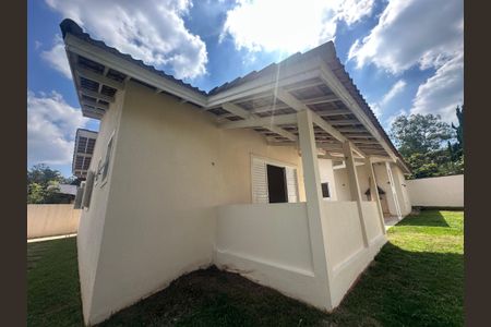 Casa de condomínio para alugar com 260m², 3 quartos e 4 vagasQuintal