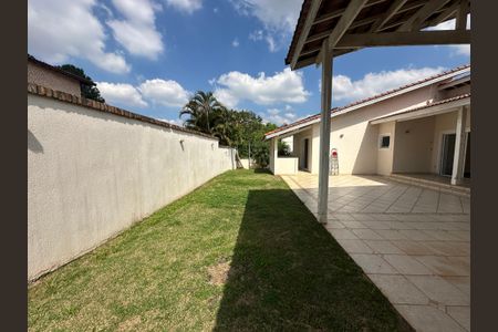 Casa de condomínio para alugar com 260m², 3 quartos e 4 vagasQuintal