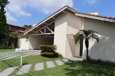 Casa de condomínio para alugar com 260m², 3 quartos e 4 vagasFachada