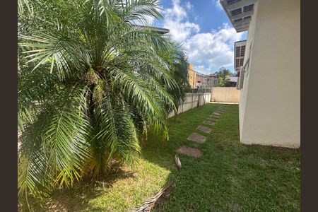 Casa de condomínio para alugar com 260m², 3 quartos e 4 vagasQuintal