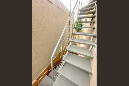 Casa para alugar com 120m², 3 quartos e 1 vagaEscada