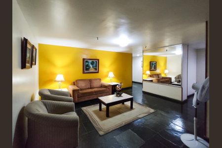 Apartamento à venda com 100m², 2 quartos e 1 vagaFachada e portaria