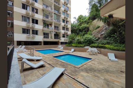 Apartamento à venda com 100m², 2 quartos e 1 vagaÁrea comum - Piscina